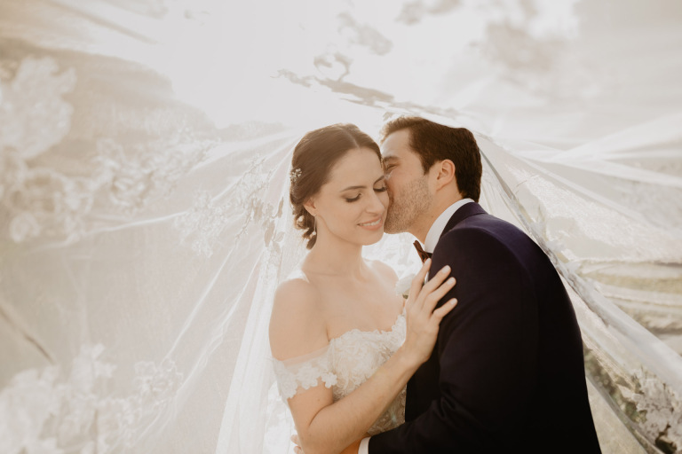 Um Casamento Simbólico Cheio de Emoção na Toscana: S&M