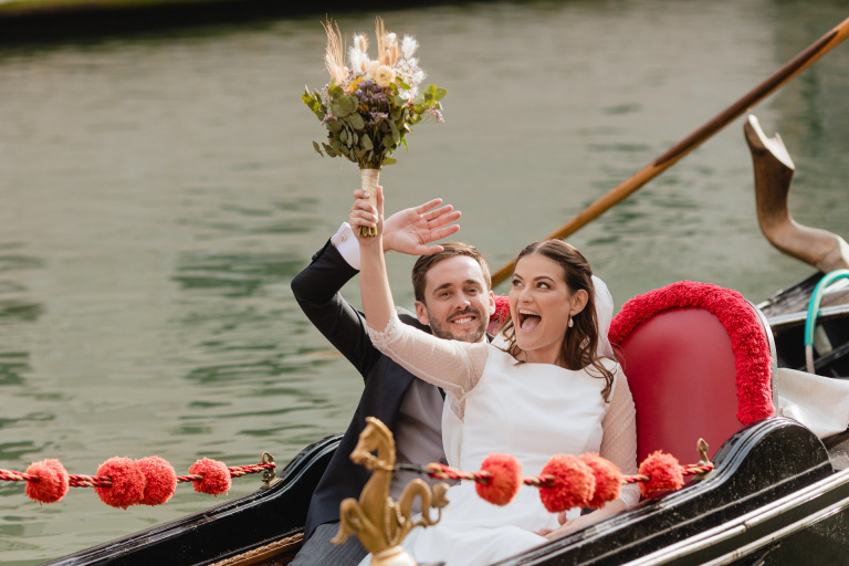 Um Casamento Católico Repleto de Emoção em Veneza: I&A