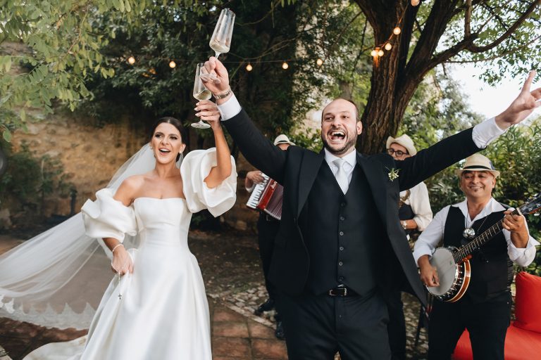 Casamento Simbólico Emocionante e Divertido na Toscana: R&P